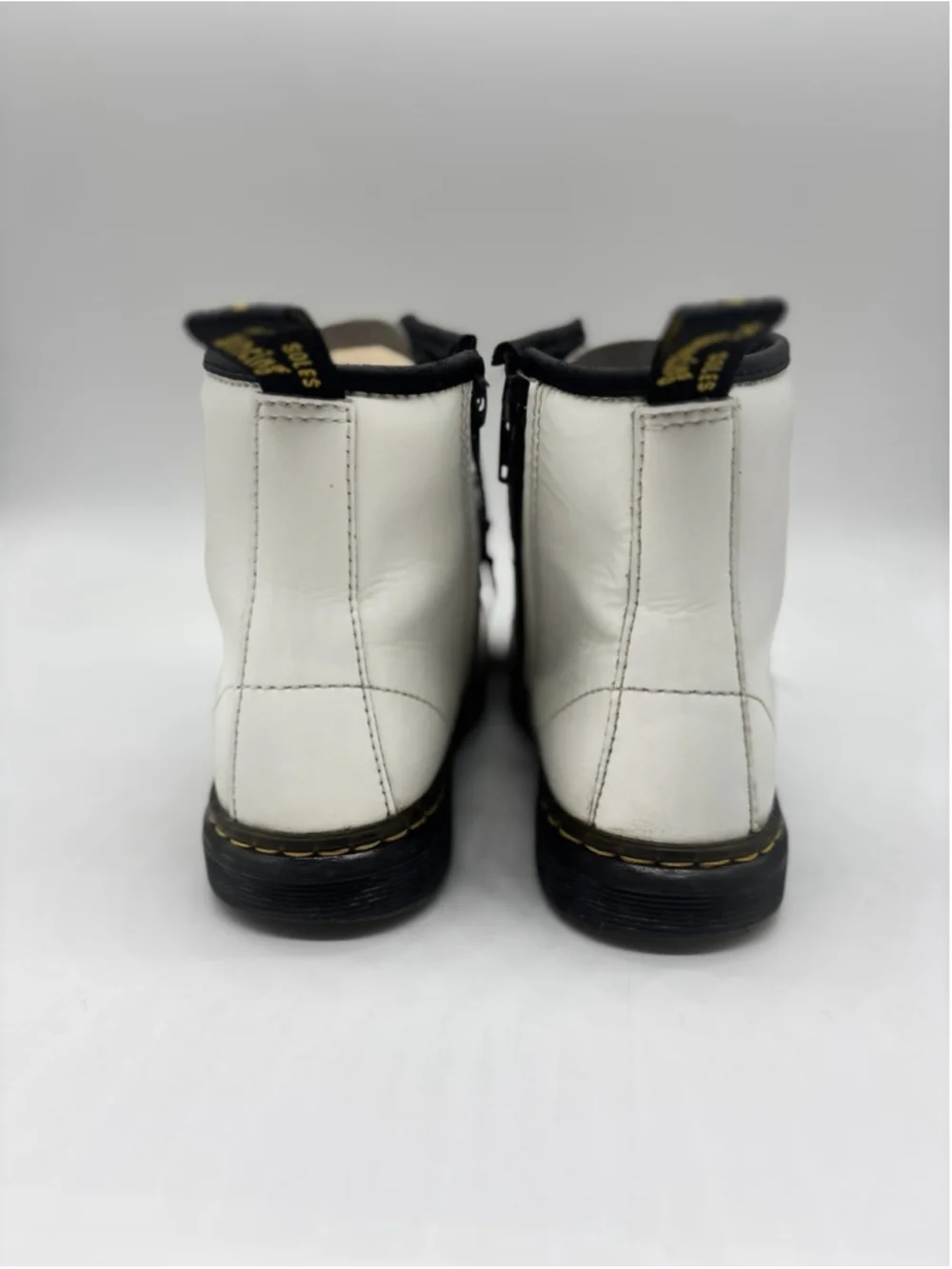 Doc Dr. Martens Girls Zavala J AW004 Lace Up Combat Boot White Size 2 Youth